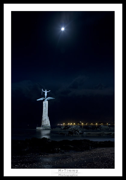 http://la-rose-noir.chez-alice.fr/BlogPhotoLoireAtlantique/Monument_Americain_mrtimmy_photographie_de_nuit_bye_night.jpg