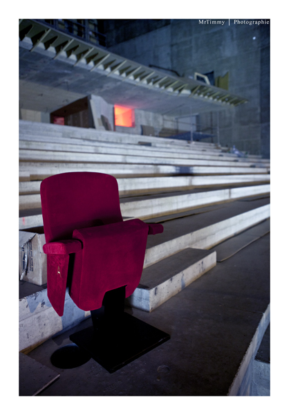 http://la-rose-noir.chez-alice.fr/BlogPhotoLoireAtlantique/interrieur_theatre_saint_nazaire_construction.jpg