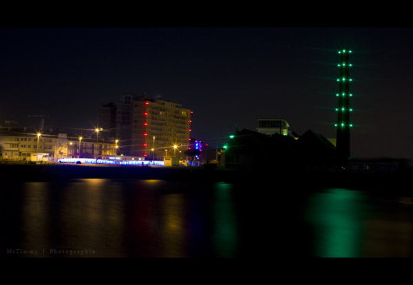 http://la-rose-noir.chez-alice.fr/BlogPhotoLoireAtlantique/ville_port_saint_nazaire_nuit_eclairage_mrtimmy_photographie_loire_atlantique_photographe.jpg